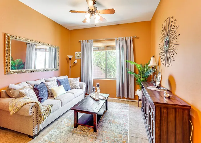Holiday home Private Hot Tub: Pet-friendly Escape!
