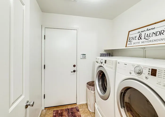 Private Hot Tub: Pet-friendly Escape! Holiday home Maricopa
