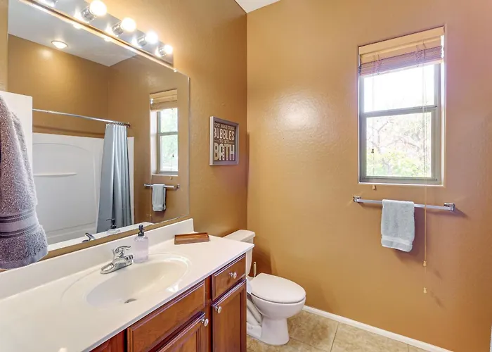 Private Hot Tub: Pet-friendly Escape!