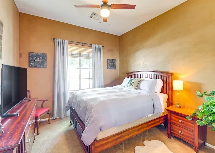 Private Hot Tub: Pet-friendly Escape! Holiday home Maricopa